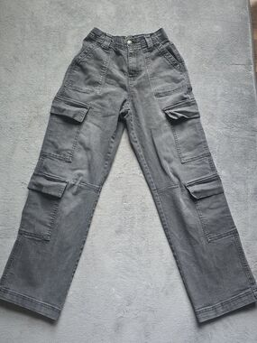 Women’s Gray Cargo Jeans - Relaxed Fit